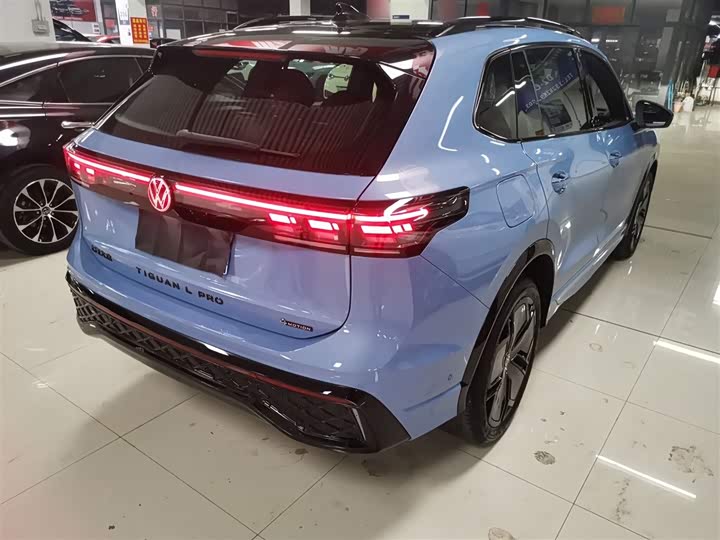 Фото 7 - Volkswagen Tiguan L Pro