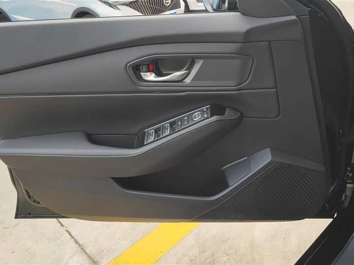 Фото 7 - Honda Accord