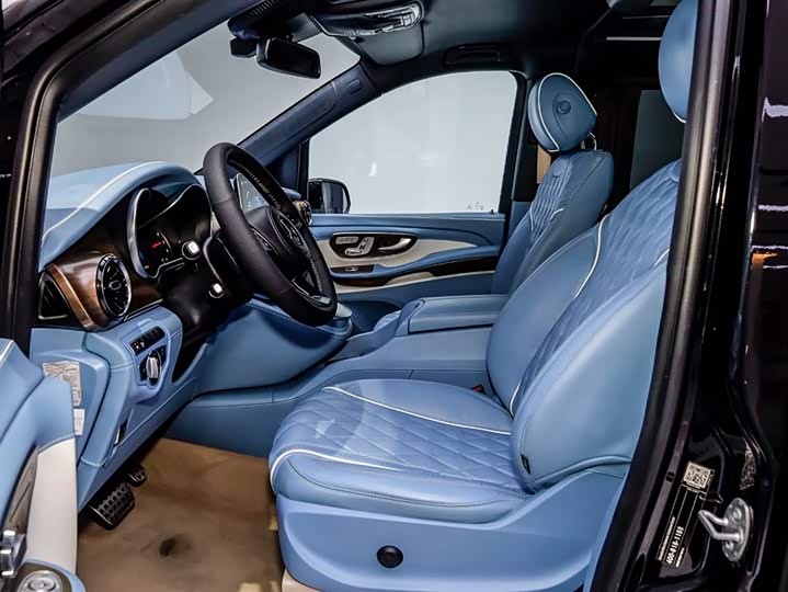 Фото 9 - Mercedes-Benz V-Class