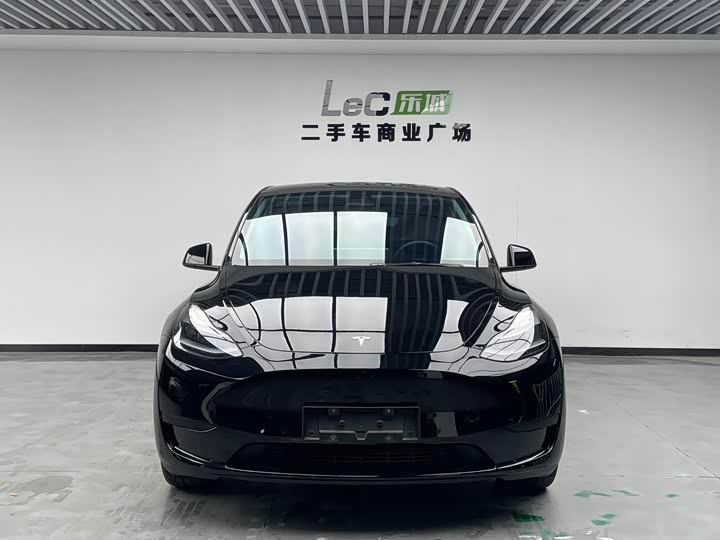 Фото 2 - Tesla Model Y