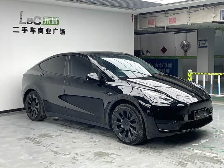 Фото 3 - Tesla Model Y