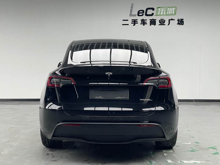 Фото 4 - Tesla Model Y