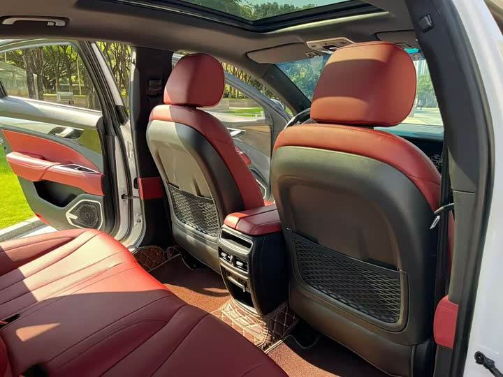 Фото 7 - Geely Emgrand GT