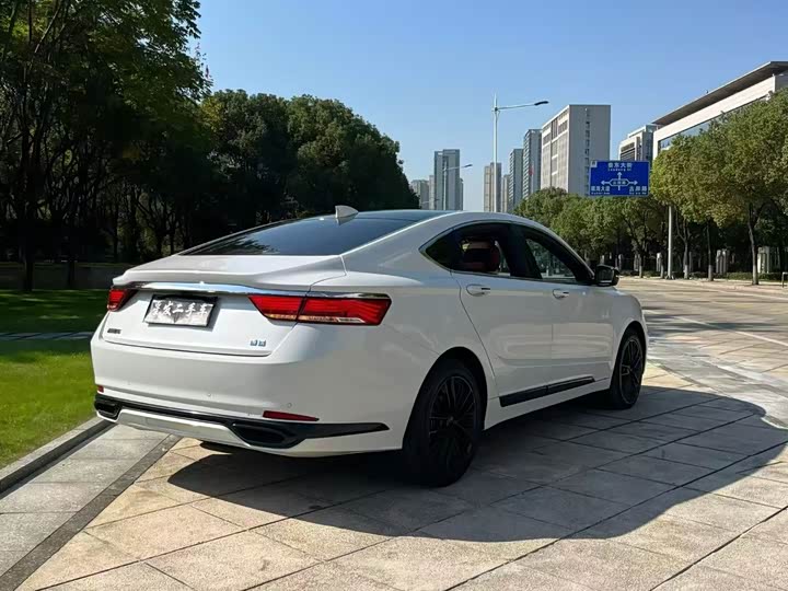 Фото 9 - Geely Emgrand GT