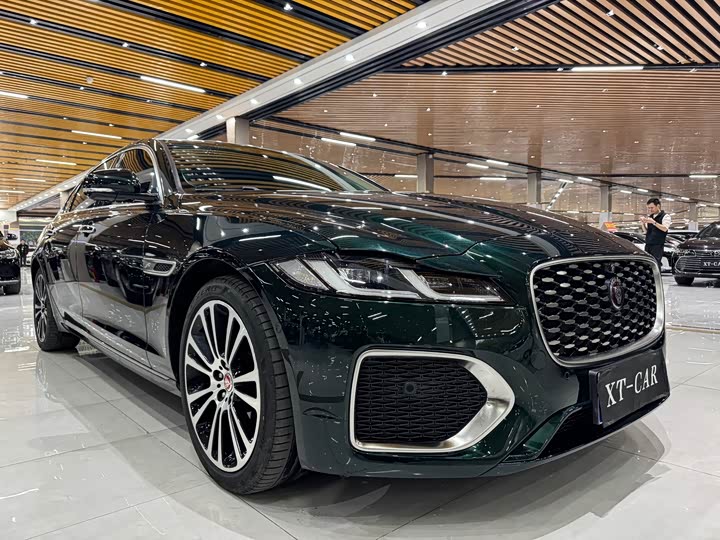 Фото 7 - Jaguar XF L