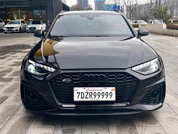 Фото 2 - Audi RS 4