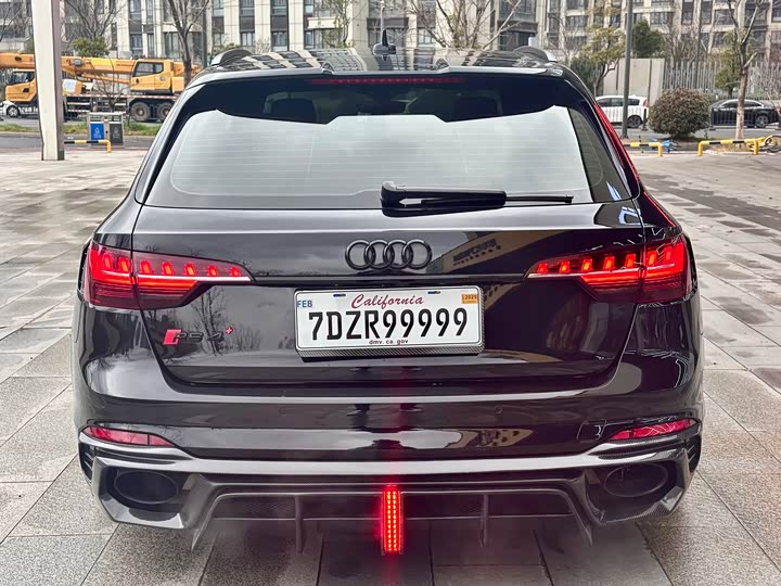 Фото 5 - Audi RS 4