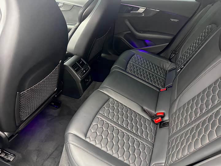 Фото 7 - Audi RS 4