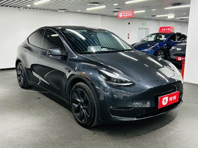 Фото 3 - Tesla Model Y