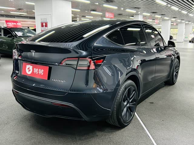 Фото 4 - Tesla Model Y