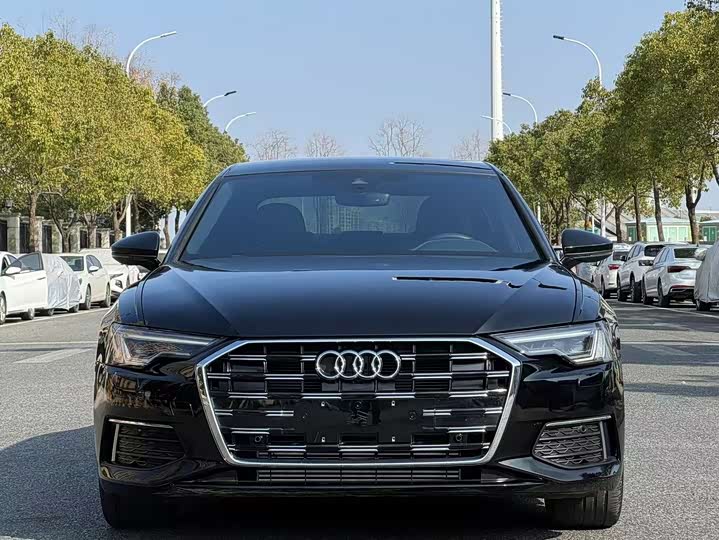 Фото 2 - Audi A6L