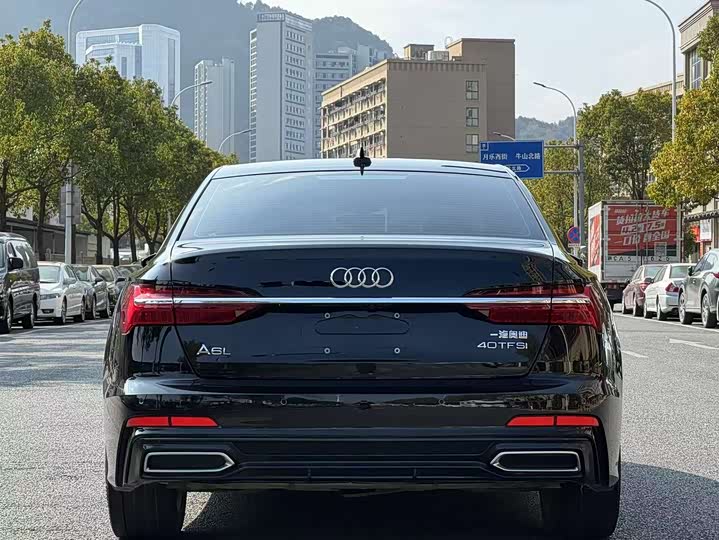 Фото 5 - Audi A6L