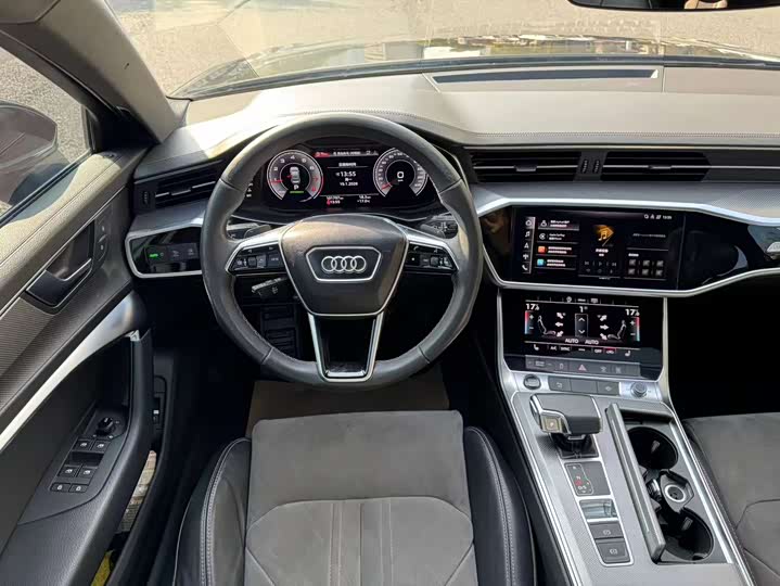 Фото 8 - Audi A6L
