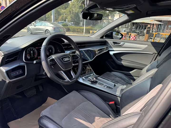 Фото 9 - Audi A6L