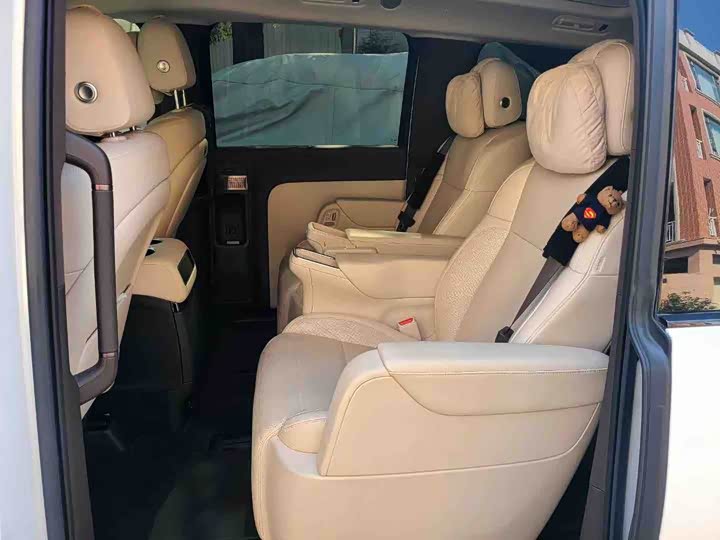 Фото 2 - LiXiang Mega