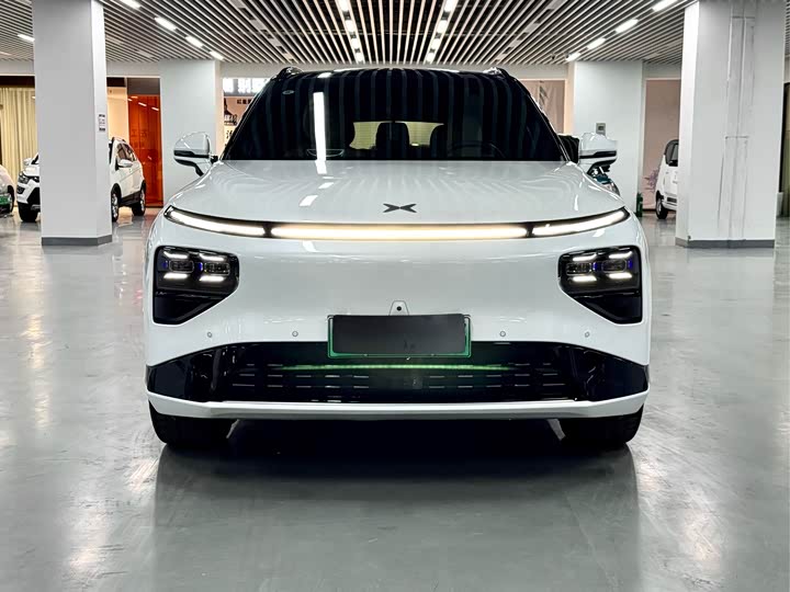 Фото 2 - XPeng G9