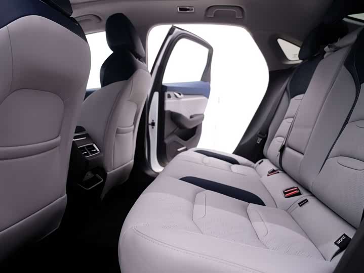 Фото 6 - Geely Preface