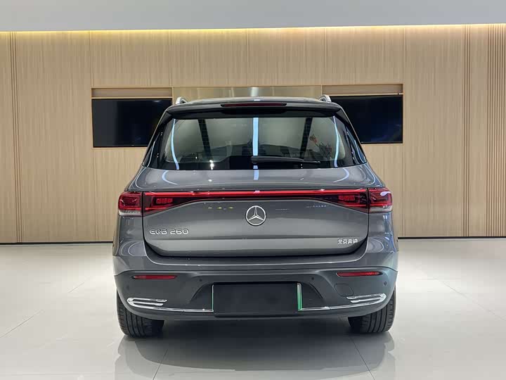 Фото 4 - Mercedes-Benz EQB