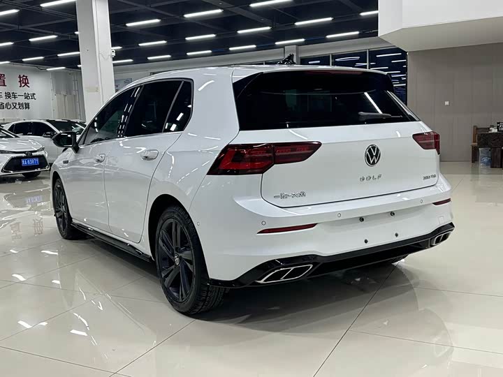 Фото 4 - Volkswagen Golf