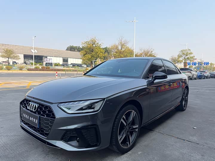 Фото 1 - Audi A4L