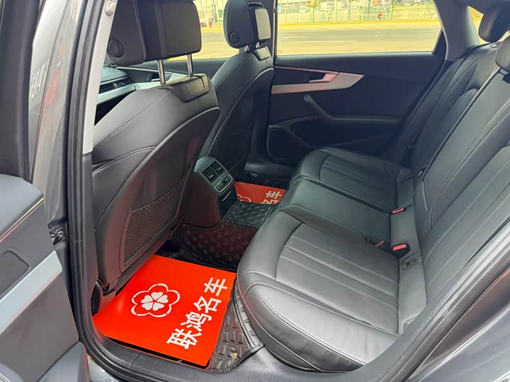 Фото 5 - Audi A4L