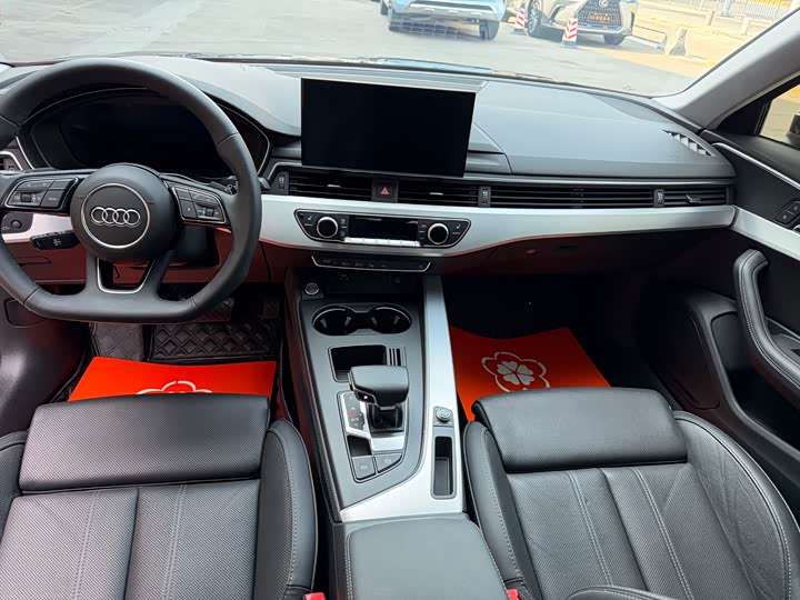 Фото 6 - Audi A4L
