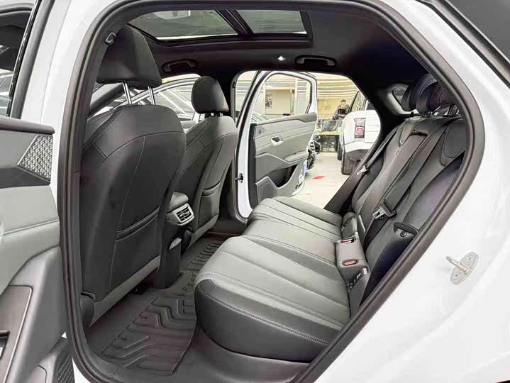 Фото 8 - BYD Qin L