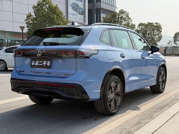 Фото 7 - Volkswagen Tiguan L Pro