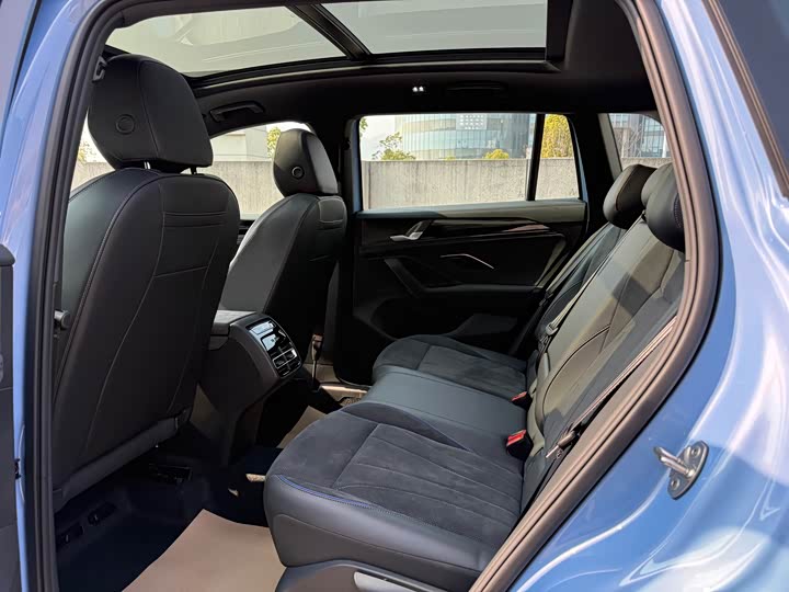 Фото 9 - Volkswagen Tiguan L Pro