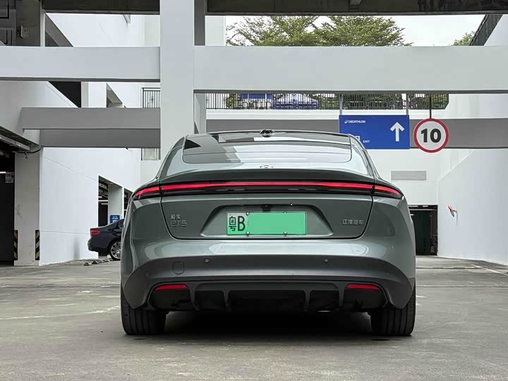 Фото 6 - Nio ET5