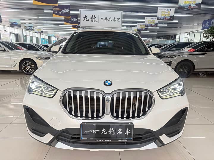 Фото 2 - BMW X1