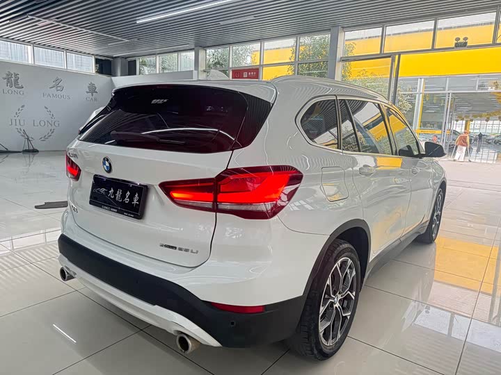 Фото 6 - BMW X1