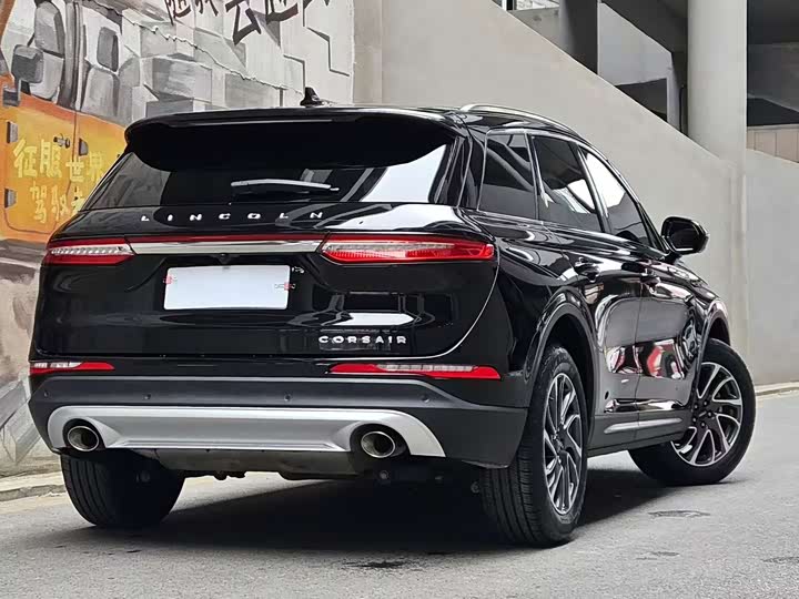 Фото 3 - Lincoln Corsair