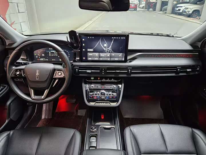 Фото 8 - Lincoln Corsair