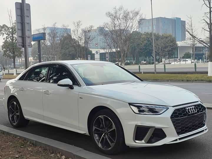 Фото 3 - Audi A4L