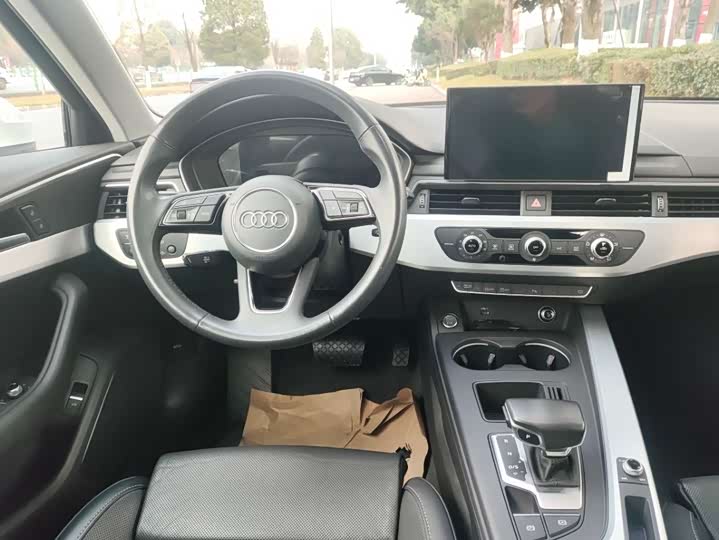 Фото 8 - Audi A4L