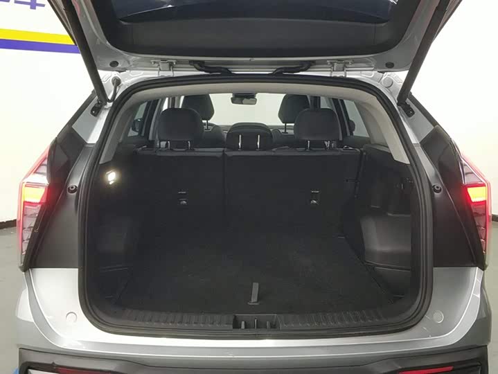 Фото 4 - Geely Atlas L