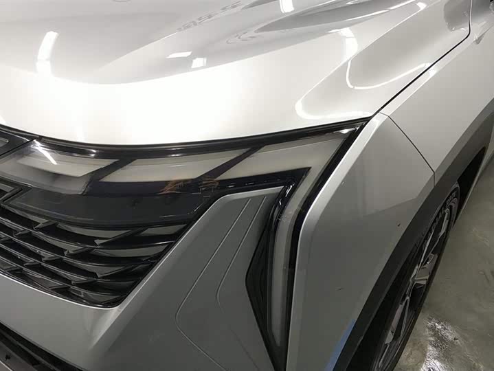 Фото 5 - Geely Atlas L