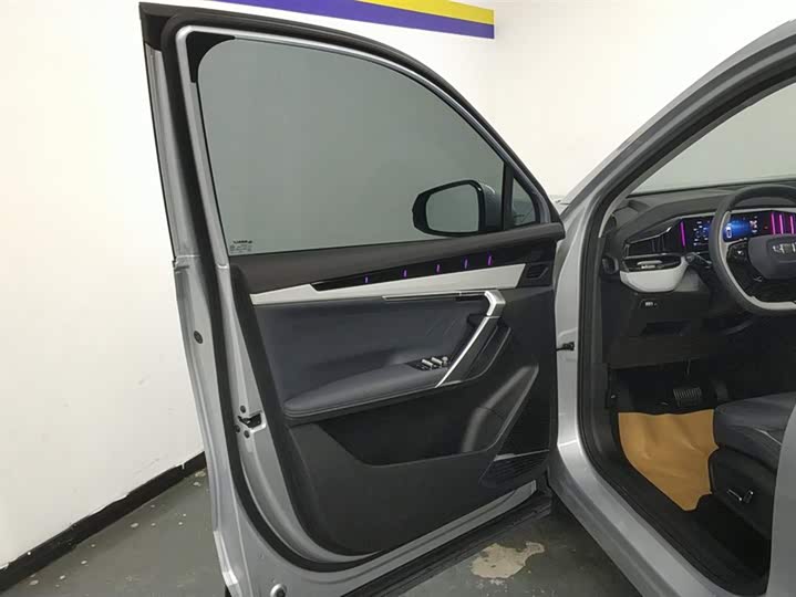 Фото 7 - Geely Atlas L