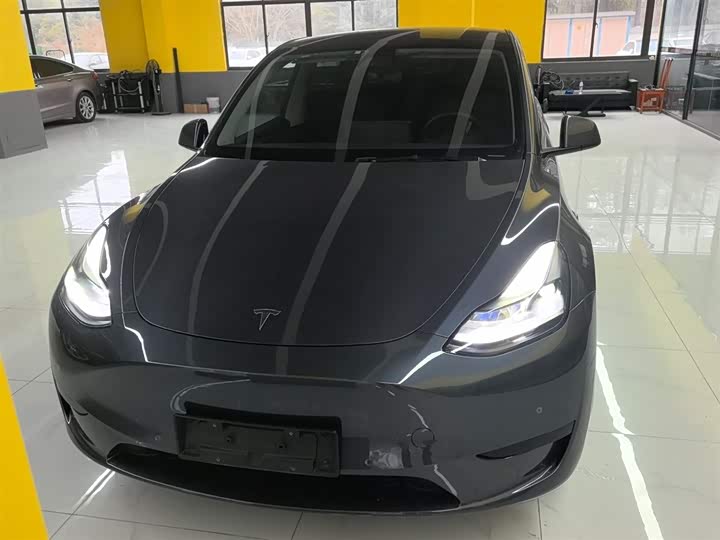 Фото 3 - Tesla Model Y
