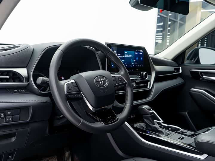 Фото 6 - Toyota Highlander