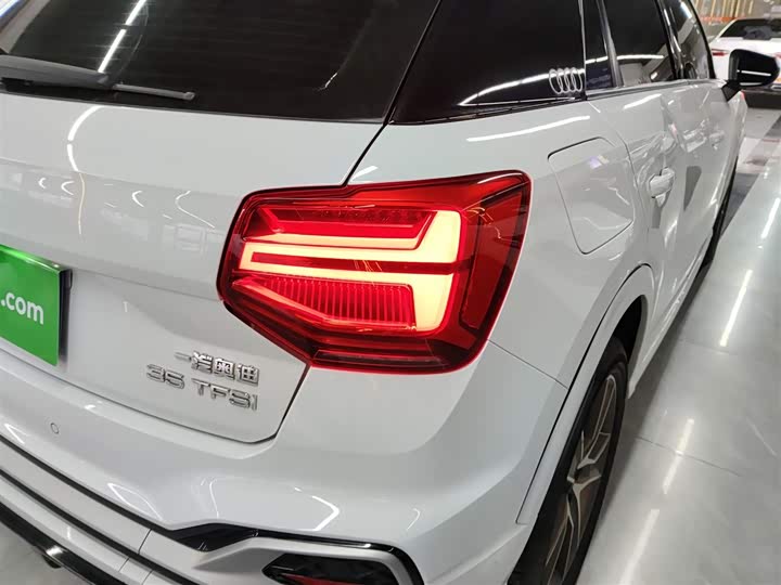 Фото 8 - Audi Q2L