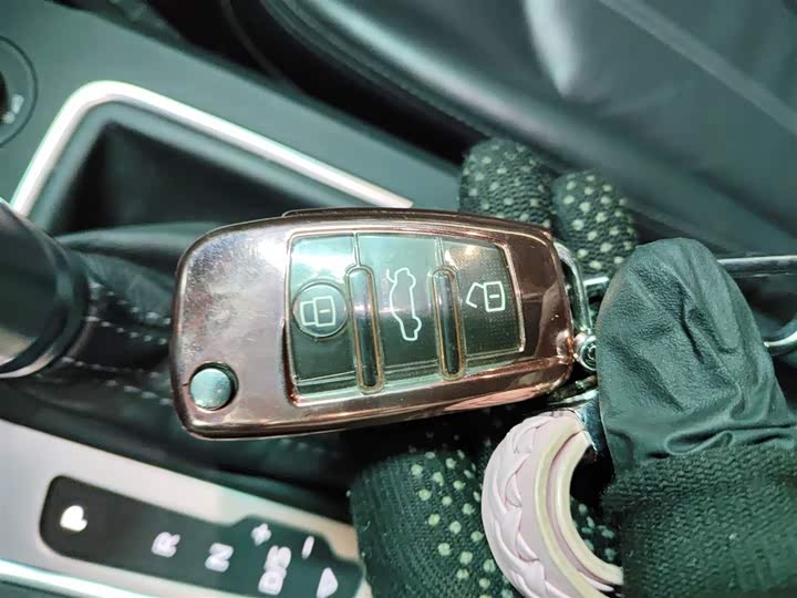 Фото 9 - Audi Q2L