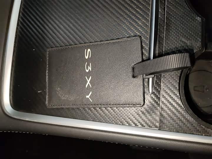 Фото 9 - Tesla Model 3