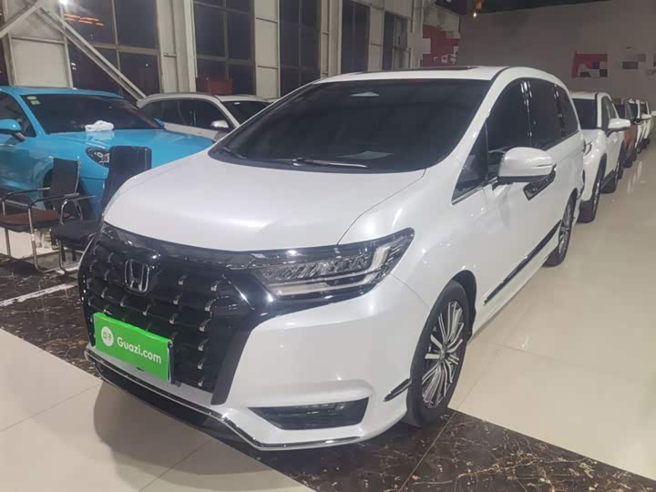 Фото 1 - Honda Elysion