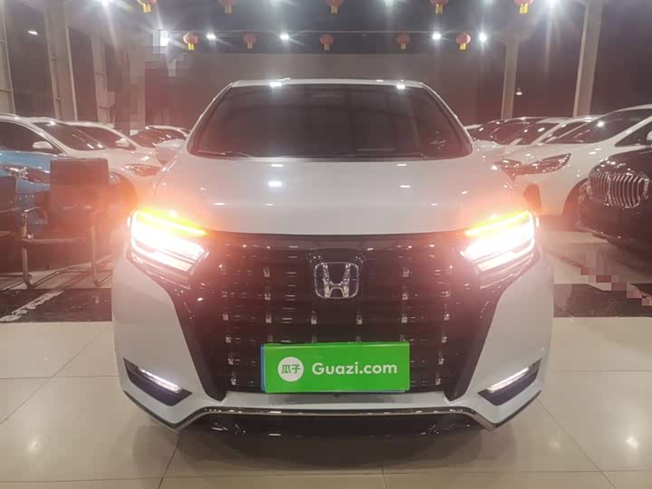 Фото 3 - Honda Elysion