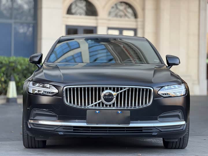 Фото 2 - Volvo S90