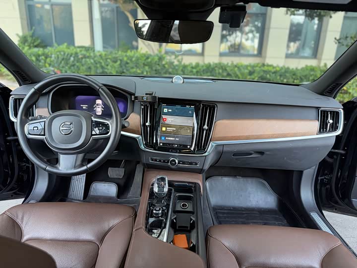 Фото 5 - Volvo S90