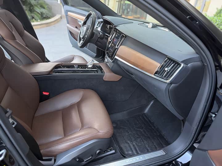 Фото 6 - Volvo S90