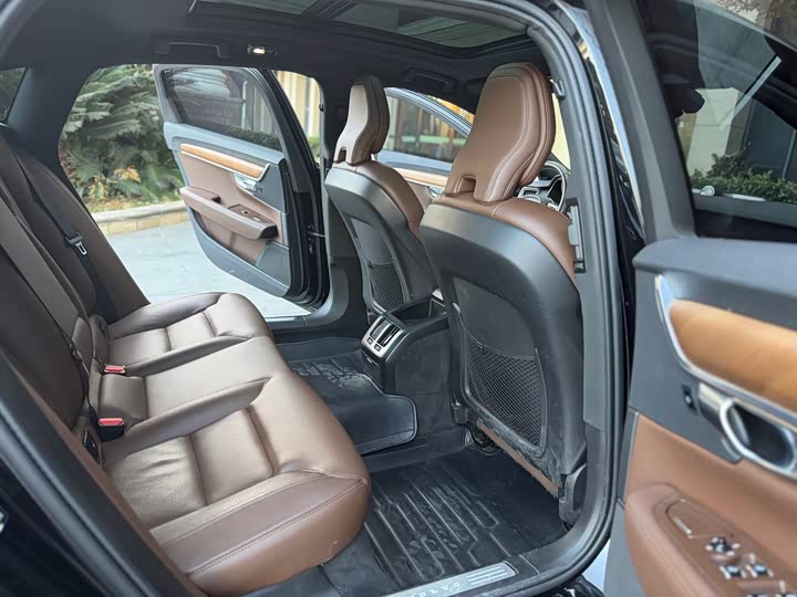 Фото 7 - Volvo S90